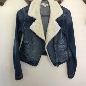 Denim jacket with faux fur collar